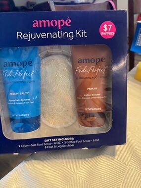 amope Rejuvenating Kit - Blue & Brown Foot Scrubs